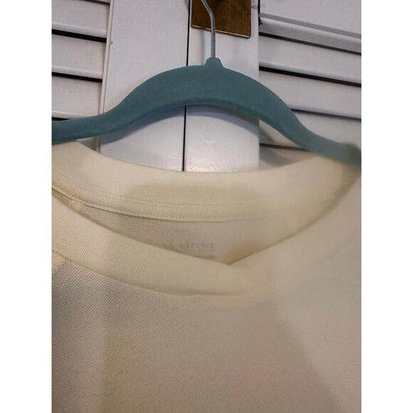 American Eagle Butter Yellow Shirt - New With Tags- XS RUNS LARGE - Picture 2 of 4